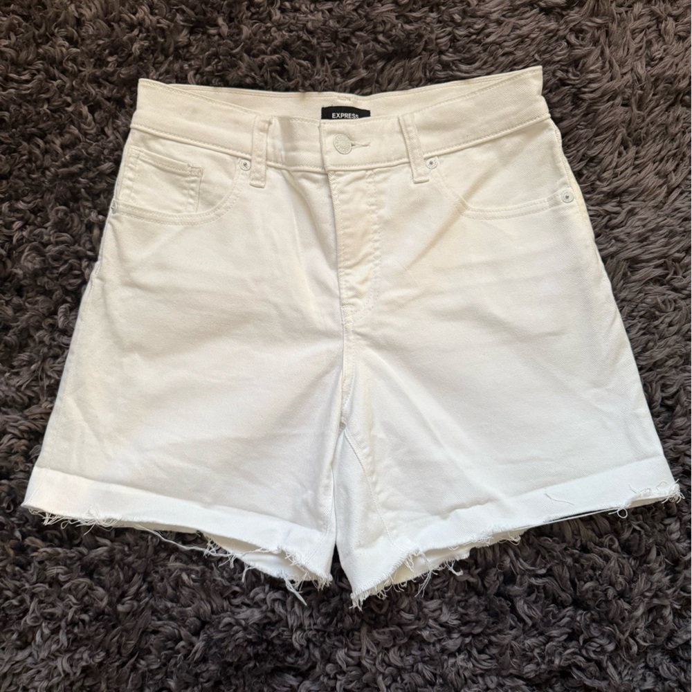 Express White Women Mid Rise Shorts
